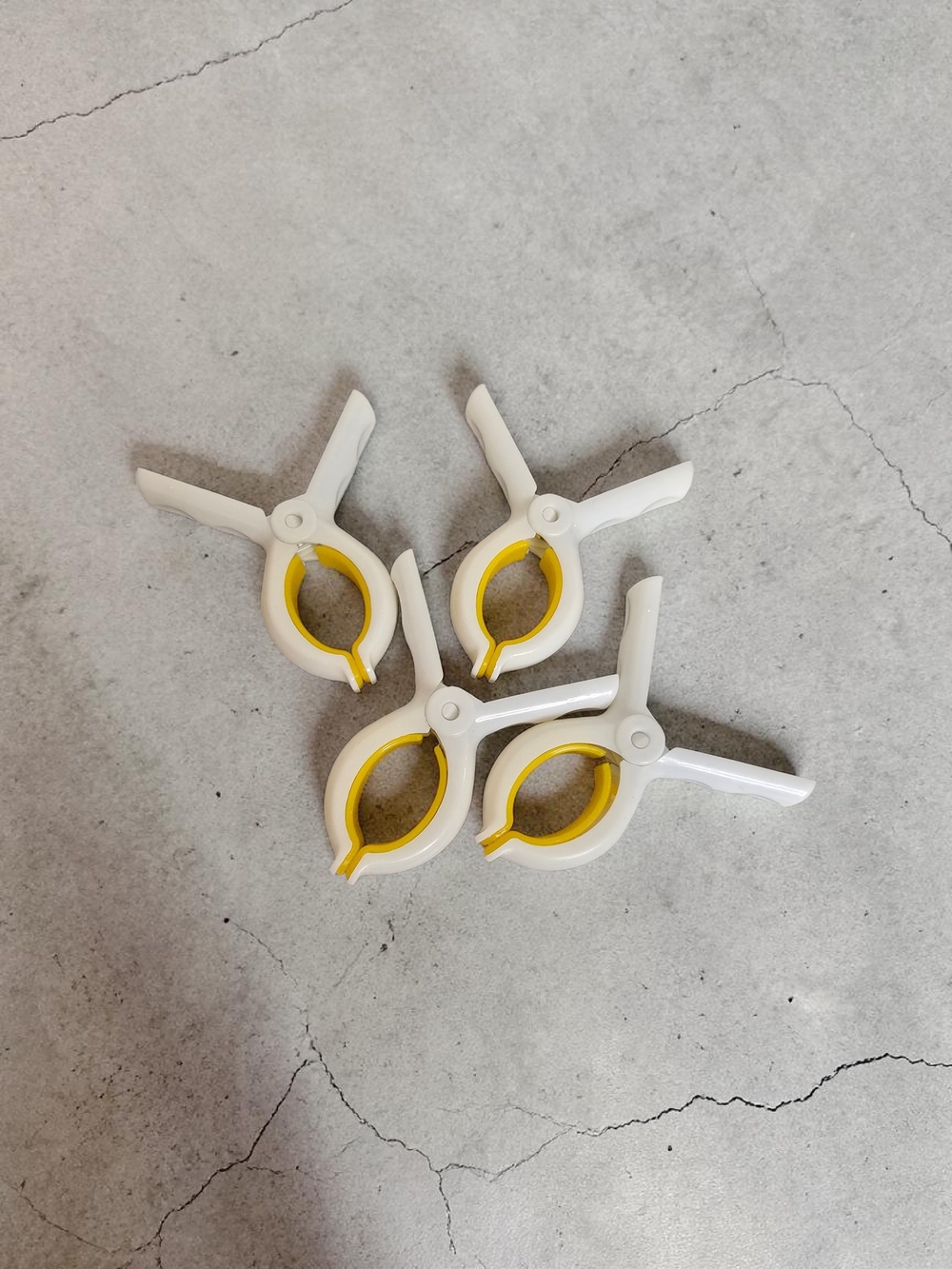 Beach Towel Holder Clips – Set of 4
